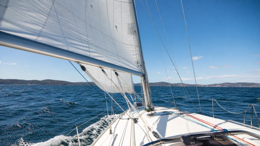 Le réglage des voiles expliqué simplement : Utiliser le bon réglage pour tirer le meilleur parti du vent