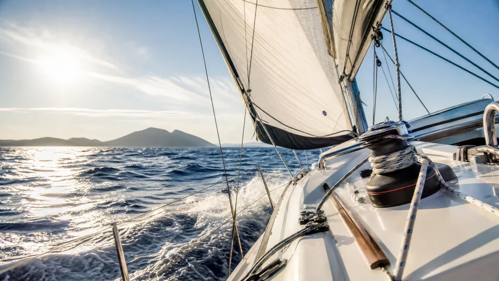 Segeltrimm einfach erklärt: Mit dem richtigen Trimm den Wind optimal nutzen